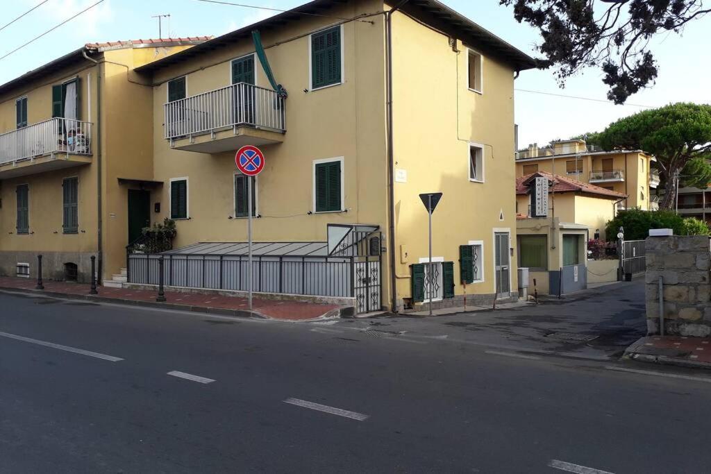 Esclusivo Per Due Apartment Bordighera Luaran gambar